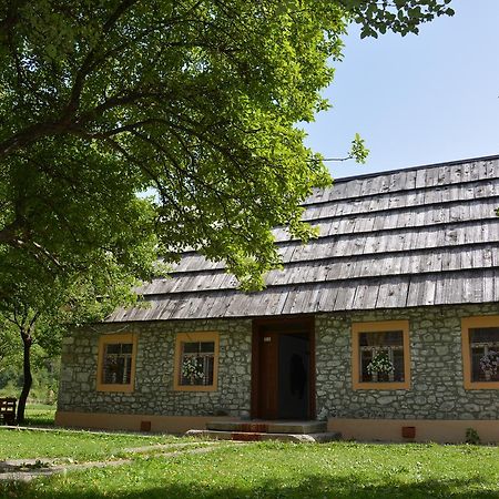 Peraj Guesthouse Vermosh Exterior foto