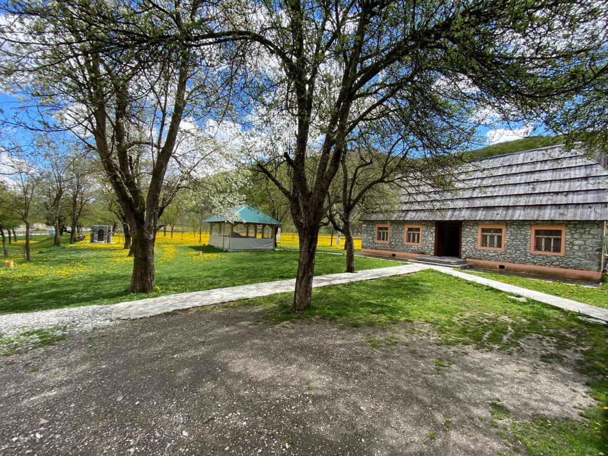 Peraj Guesthouse Vermosh Exterior foto